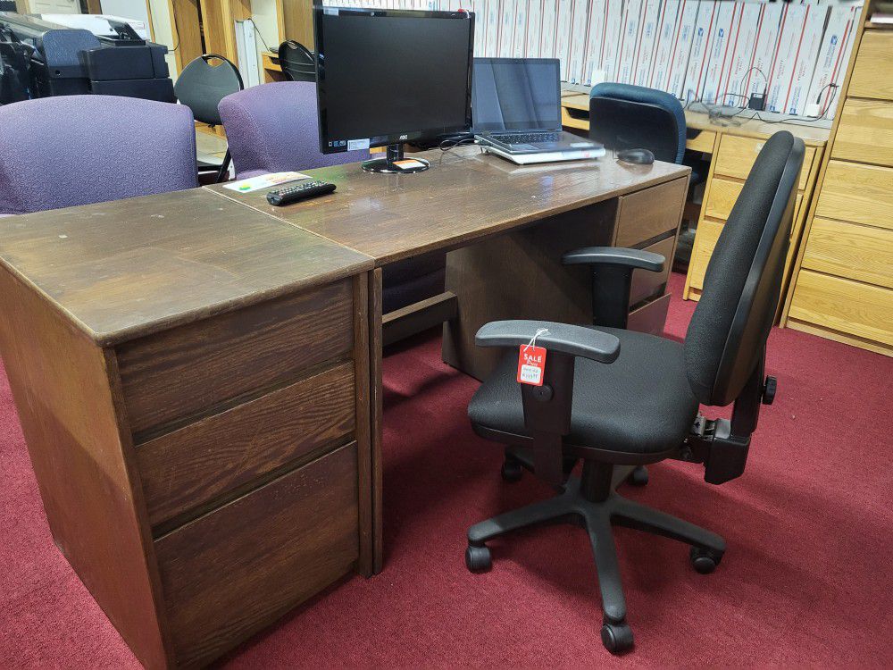 Executive Desk SET, Chairs And 2 Dressers