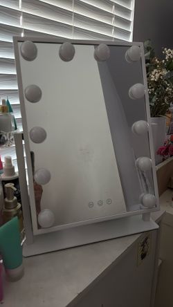 LED Vanity Mirror With Three Light Settings