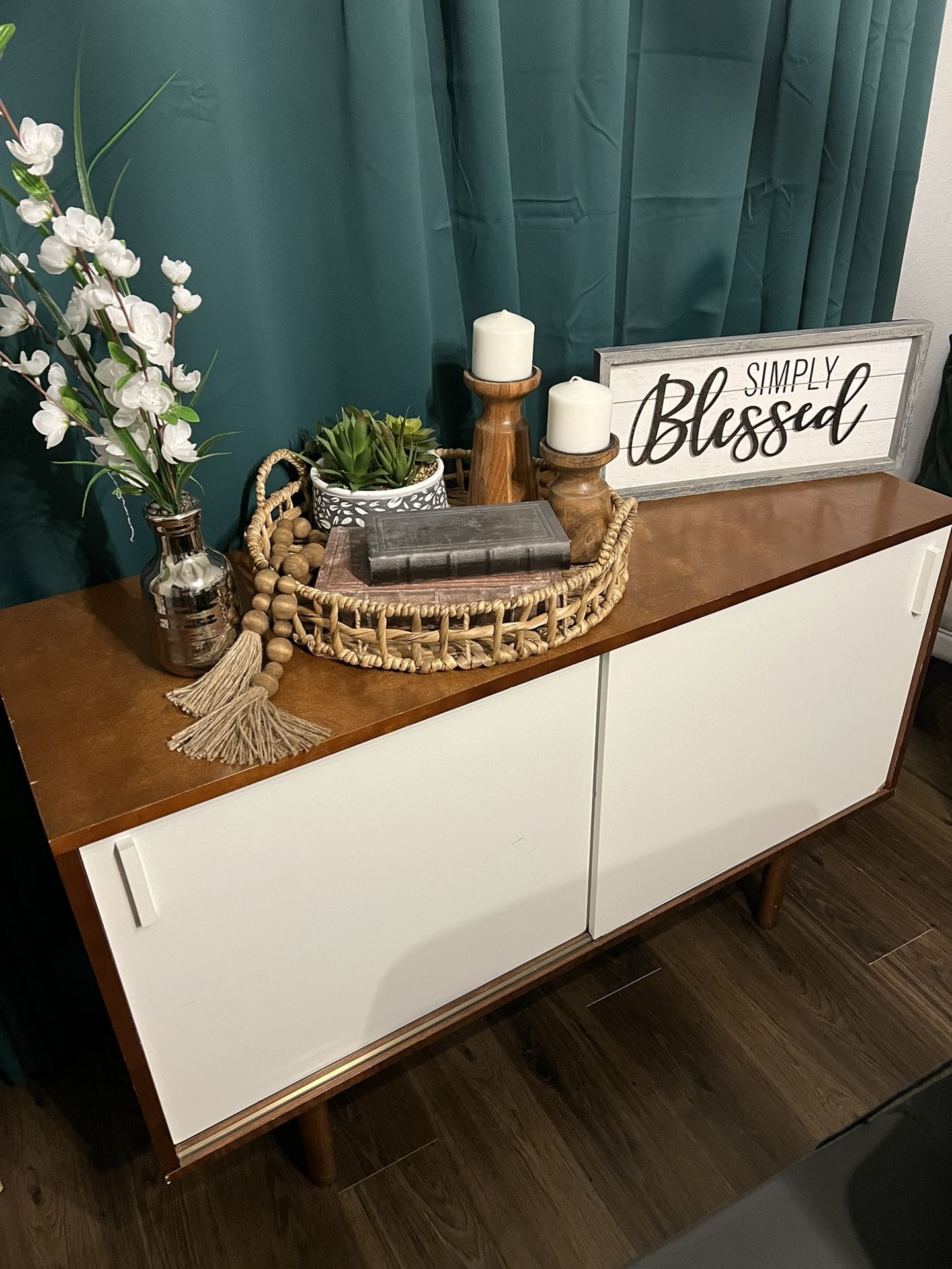 Lovely storage Cabinet/ Credenza/ Entry table