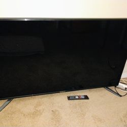 SCEPTRE 55 INCH TV U550CV-55" FOR SALE WITH REMOTE  THE PERFECT GAMING TV