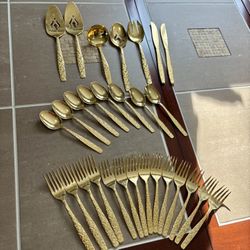  International Silver Americana Golden Heritage flatware Scroll Set