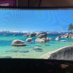 Samsung 27" Curved Monitor - Full HD 1080p - Model C27F390