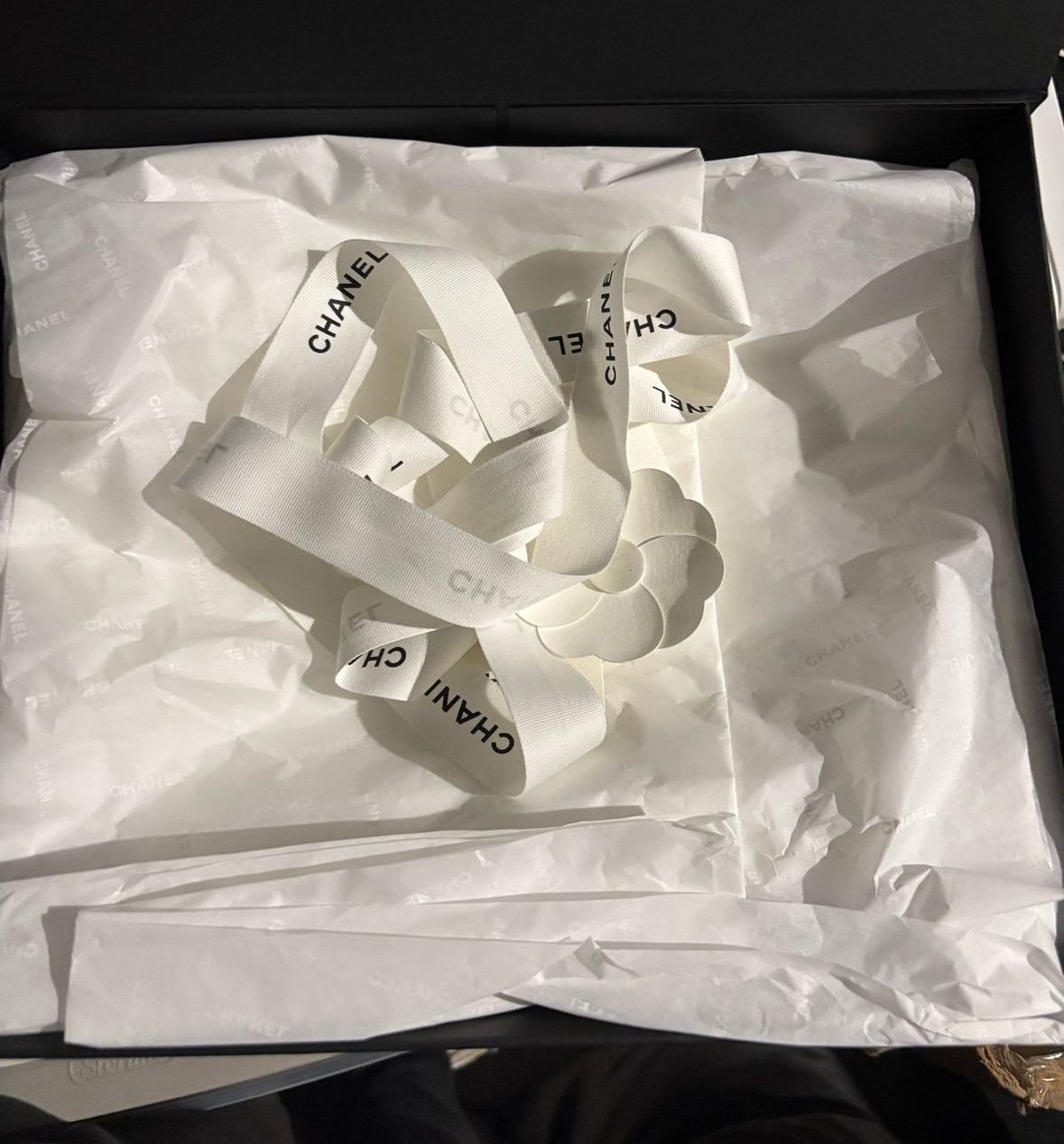 Chanel authentic Flapbag Gift Box/ribbon/ paper/camilla flower/ shopping bag