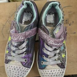 Skechers Twinkle Sparks-Sequin Flash Sneaker Blue/Multi Size US 1 Little Girl for about 6-7 years old girl  Comes from pet free smoke free home  Washe