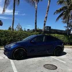 22 Tesla Model Y Dual Motor Long Range Boosted 