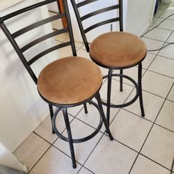 Swivel bar stools