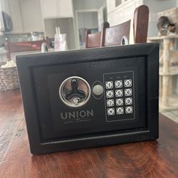 Mini safe