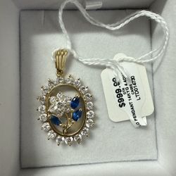 Gold Stone Flower Pendant 