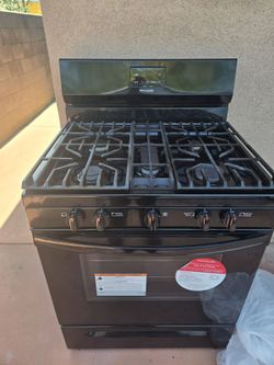 Black Range With 5 Burners