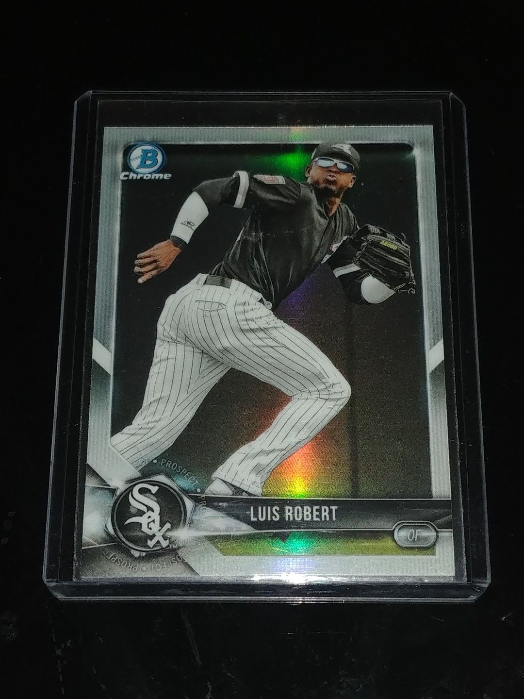 2018 Bowman Chrome Luis Robert Refractor Rookie Baseball Card #BDC-188