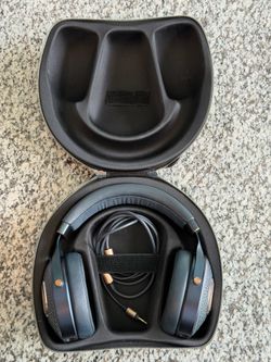 Focal Celestee High-End Closed-Back Over-Ear Wired Headphones