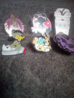 6 Disneyland Pins