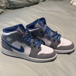 Air Jordan 1 Mid