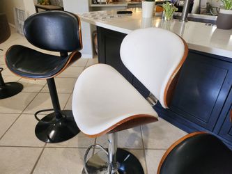 3 Counter Height Stools