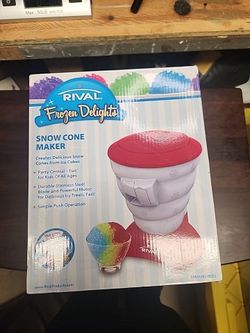 Snow cone maker