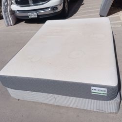 Used Queen Memory Foam Mattress And Box Spring 