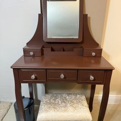 Makeup Up Vanity & Bench