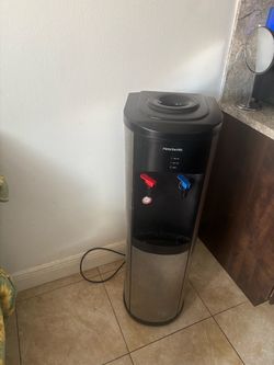 Bebedor de agua grande