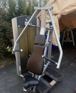 Life Fitness Signature Chest Press