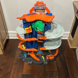 Hot Wheels Ultimate Garage Dino Set