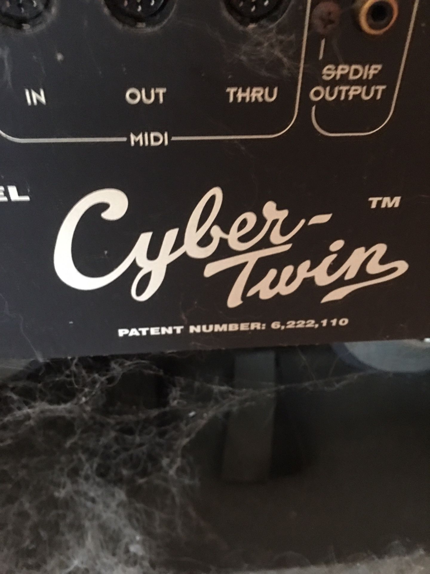 FENDER CYBER TWIN AMP