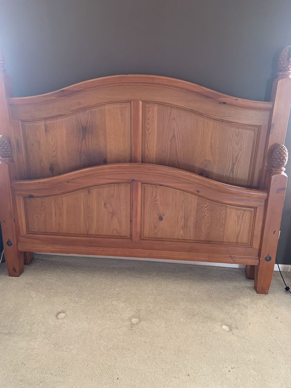 Broyhill King Bedroom set for Sale in Joliet, IL - OfferUp