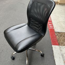 Comfortable Office Chair 