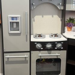 Kid craft play kitchen and accessories