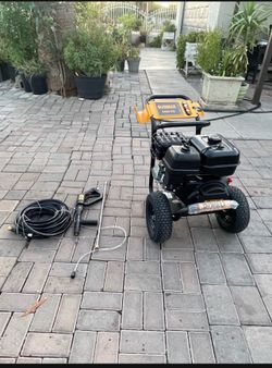 4400 PSI 4.0 GPM Gas Pressure Washer with 420cc Engine, Triplex Pump, Commercial Cold Water Power Washer