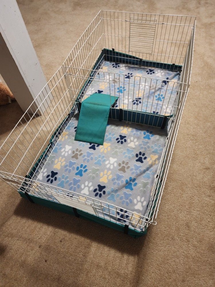 Guinea Pig/ Small Animal Enclosure