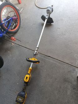DEWALT
20V MAX 14 in. Brushless Cordless Battery Powered Foldable String Trimmer (Tool Only) solo se provo