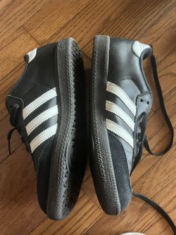 New Adidas indoor cleats Size 5