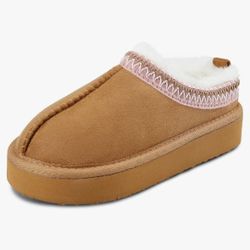 Brand new Jessica Simpson Women’s  Indoor/Outdoor Platform Tan Clog Slipper - Size (Large)8-9