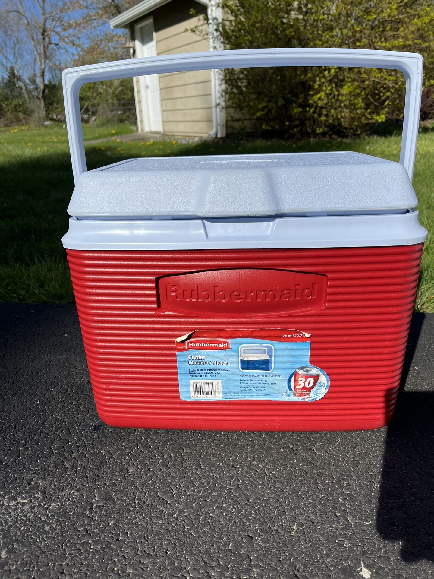 Rubbermaid Small Cooler 