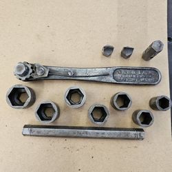 Will B Lane Antique  Socket Set.