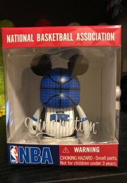 Vinylmation 3” Disney Mickey National Basketball Magic Figure