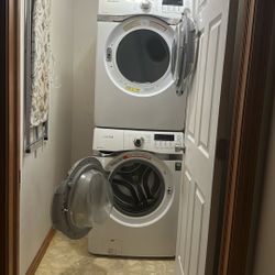 Samsung  Stackable Washer and  Gas Dryer Set