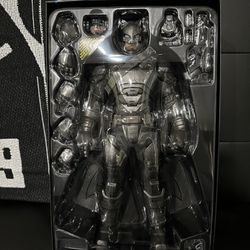 Hot Toys / Side Show Armored Batman 