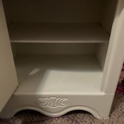 2 Nightstands And 1 Headboard And Dresser 