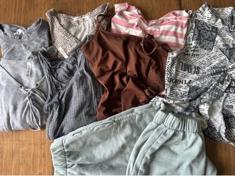 Clothing bundle size small
