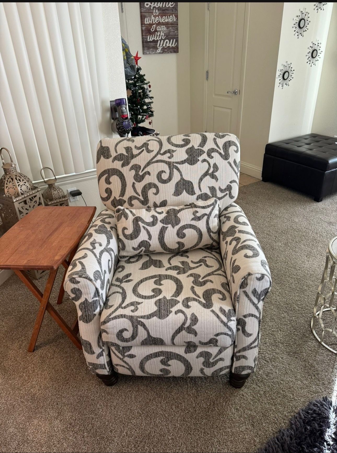 Sofa and recliner set