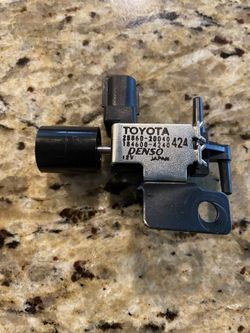 OEM Lexus IS500  CAMRY SIENNA RX330 RX350 VACUUM SWITCHING VALVE