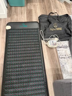 HigherDOSE Infrared PEMF Therapy Mat – Excellent Condition