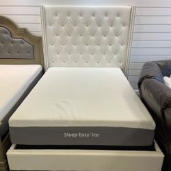 *Weekend Special*---White Leather Gel Bold King Beds---Delivery Available 👌