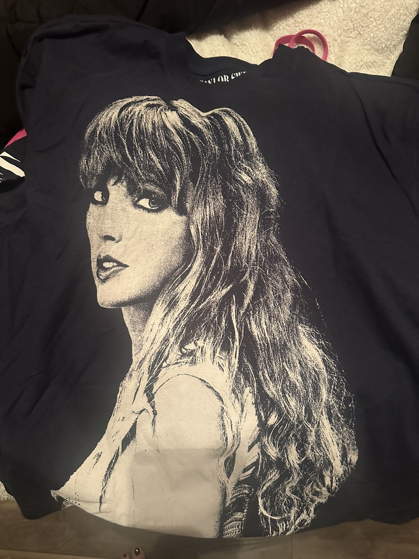 Brand new TAYLOR SWIFT long sleeve Tee