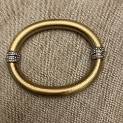 DESIGNER BRUSHED GOLD TONE AND DIAMOND STONES BANGLE