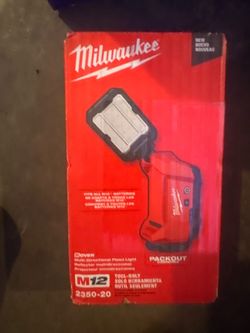 Milwaukee M12 Multi directional flood light New