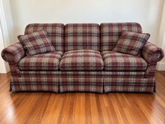 Couch w/double pull out