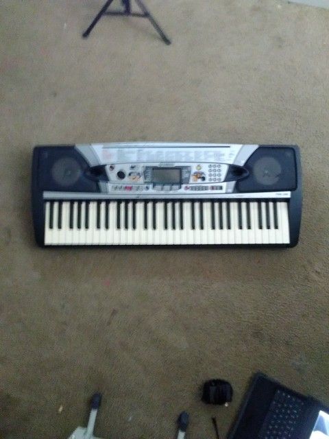 Yamaha PSR - 280 Keyboard 