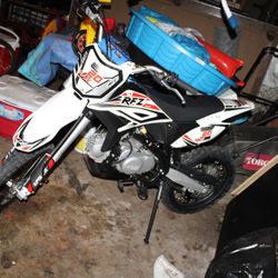 RFZ Dirt Bike Suitable For 16yrs Old To Adults.....Prices Are Negotiable .
